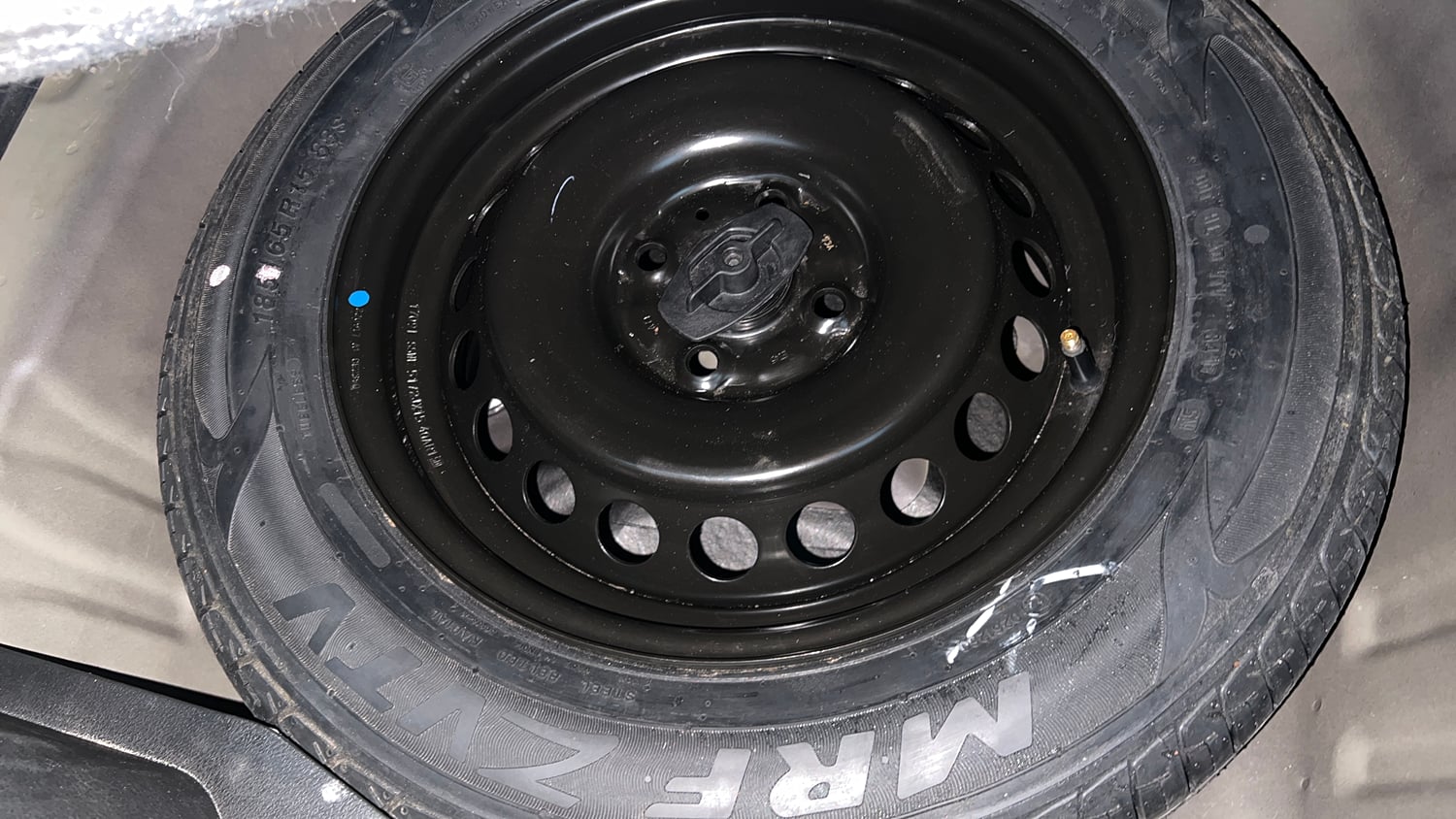 Used 2017 Maruti Suzuki Baleno Delta 1.2 Petrol Manual tyres SPARE TYRE VIEW