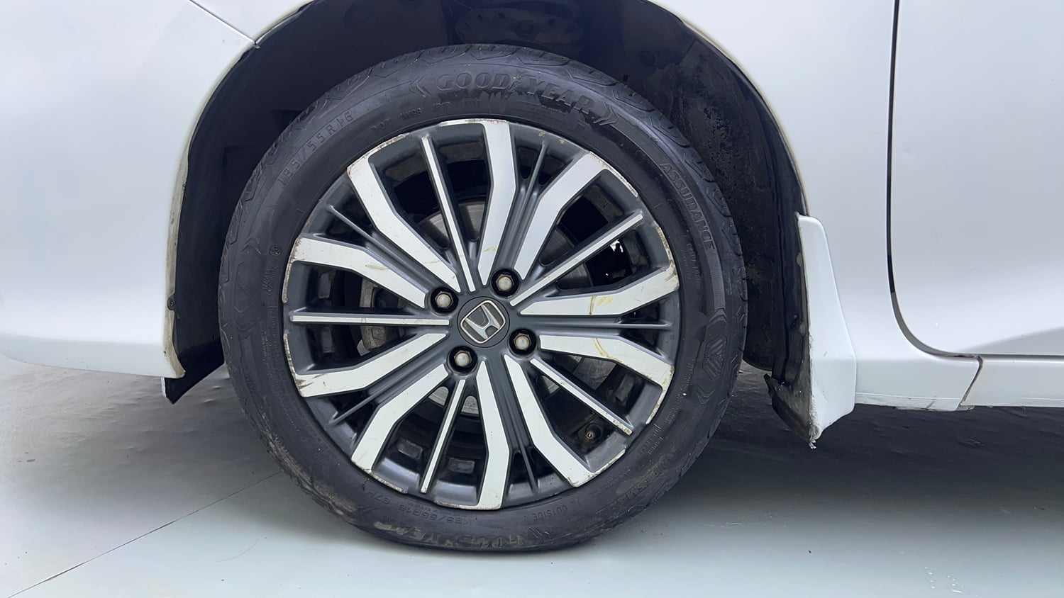 Used 2017 Honda City ZX CVT Petrol Petrol Automatic tyres LEFT FRONT TYRE RIM VIEW