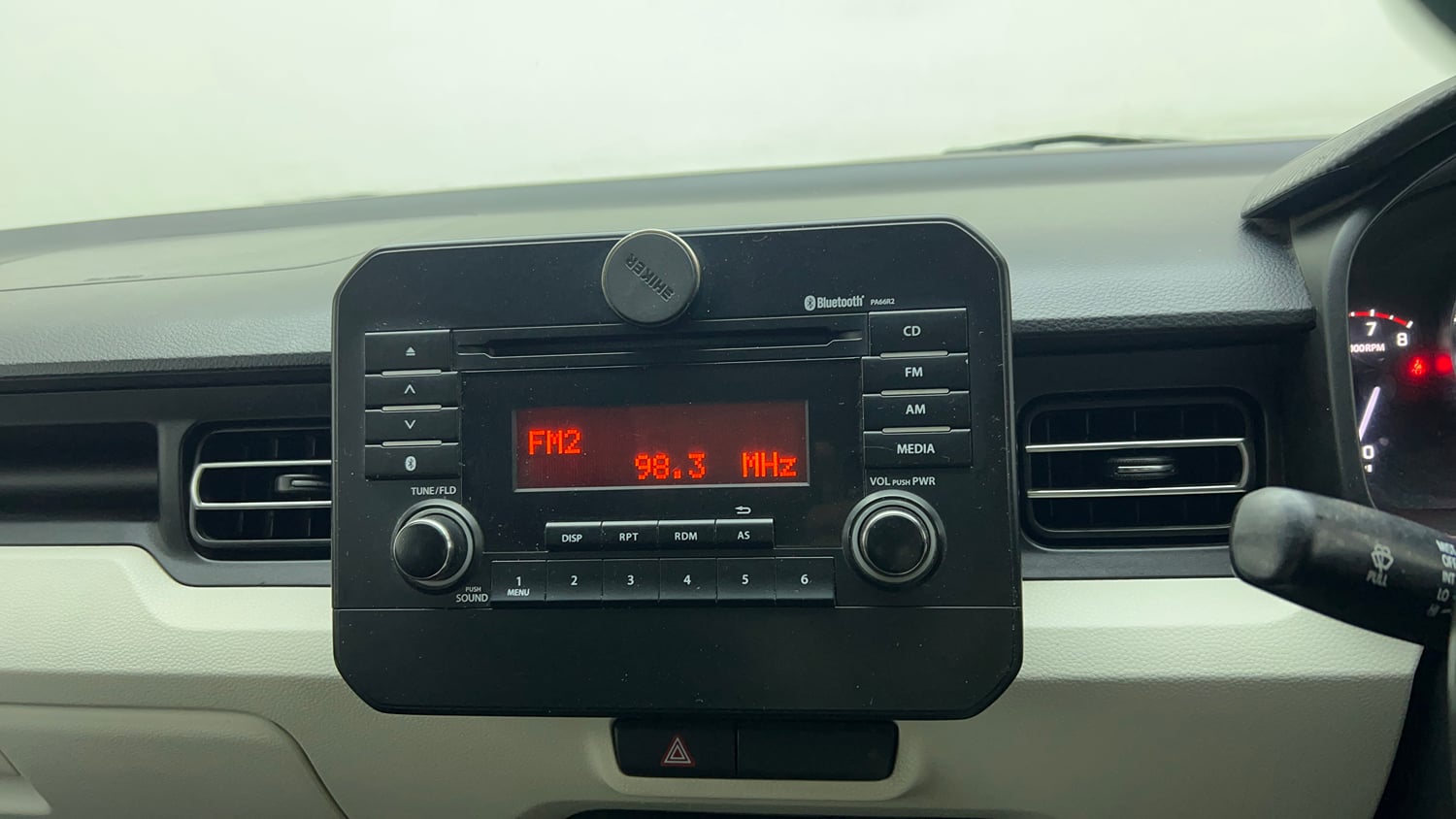 Used 2018 Maruti Suzuki Ignis Delta 1.2 AMT Petrol Automatic top_features Integrated (in-dash) music system