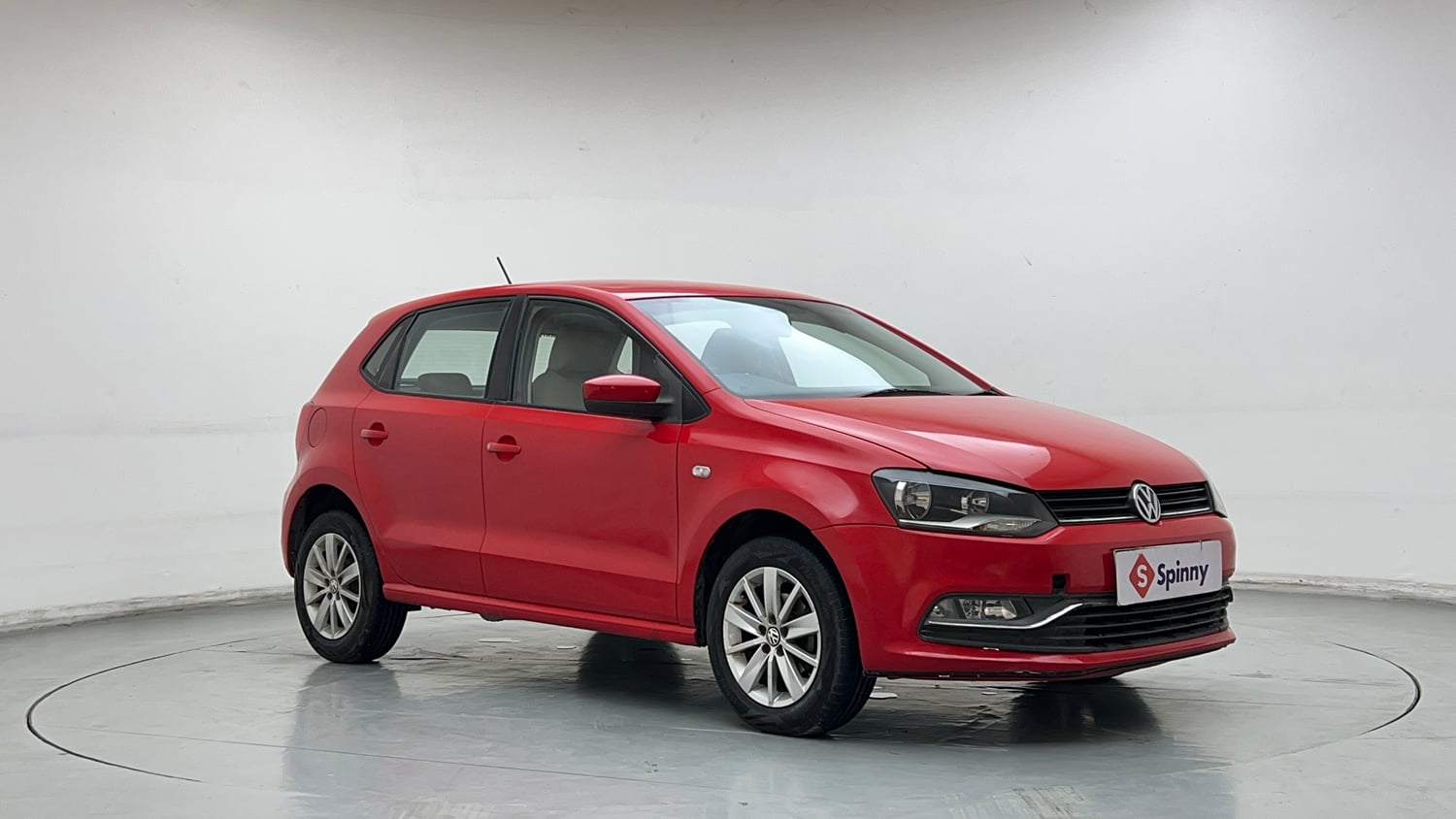 Used 2015 Volkswagen Polo Highline1.2L (P) Petrol Manual exterior RIGHT FRONT CORNER VIEW