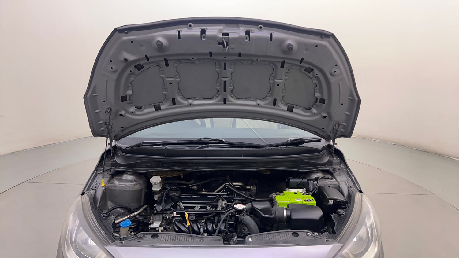 Used 2014 Hyundai i20 Sportz 1.2 Petrol Manual engine ENGINE & BONNET OPEN FRONT VIEW