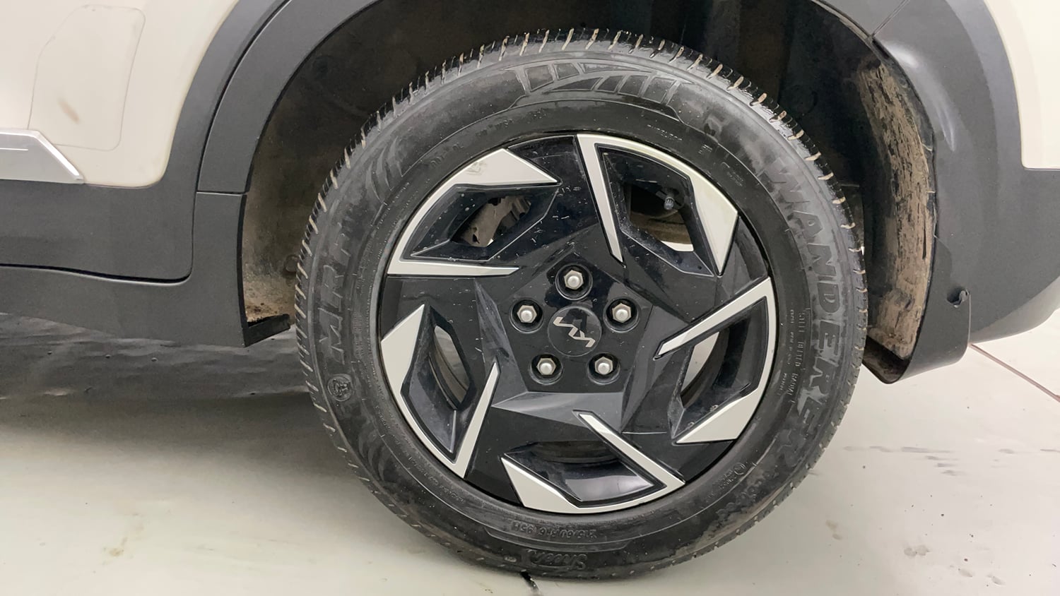 Used 2024 Kia Sonet HTK (O) 1.2 Petrol MT Petrol Manual tyres LEFT REAR TYRE RIM VIEW