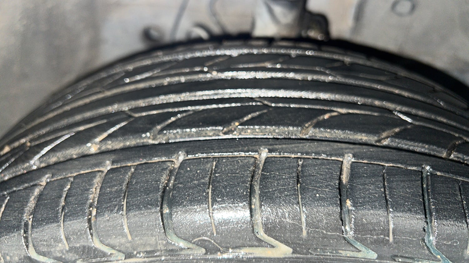 Used 2018 Honda City V Petrol Petrol Manual tyres RIGHT FRONT TYRE TREAD VIEW