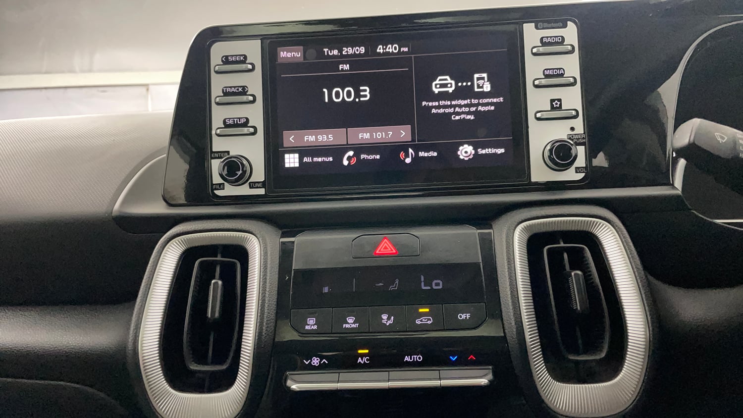 Used 2024 Kia Sonet HTK (O) 1.2 Petrol MT Petrol Manual top_features Integrated (in-dash) music system