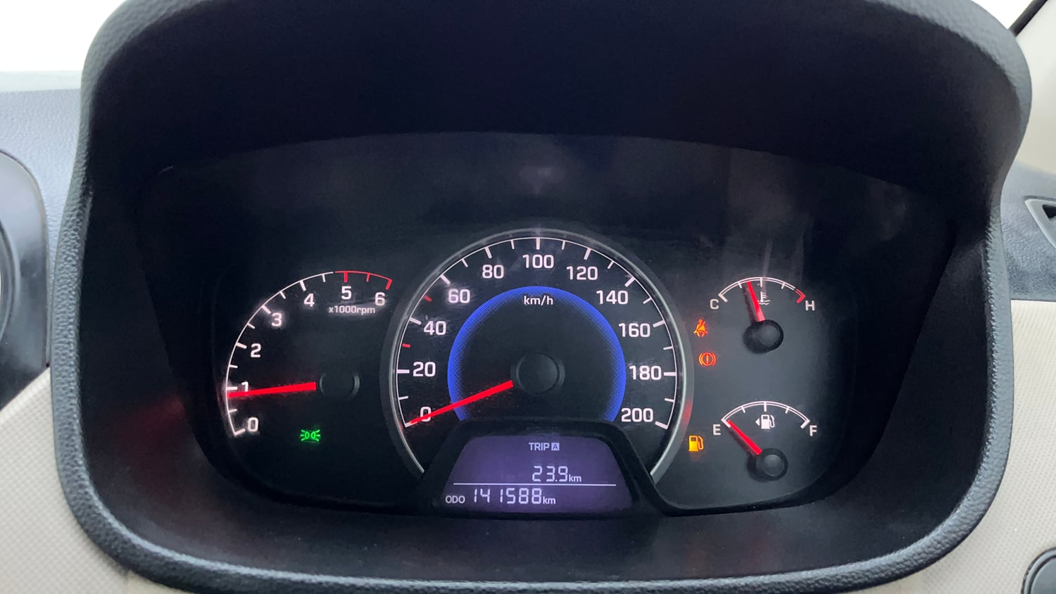 Used 2015 Hyundai Grand i10 Asta 1.1 CRDi Diesel Manual interior CLUSTERMETER VIEW
