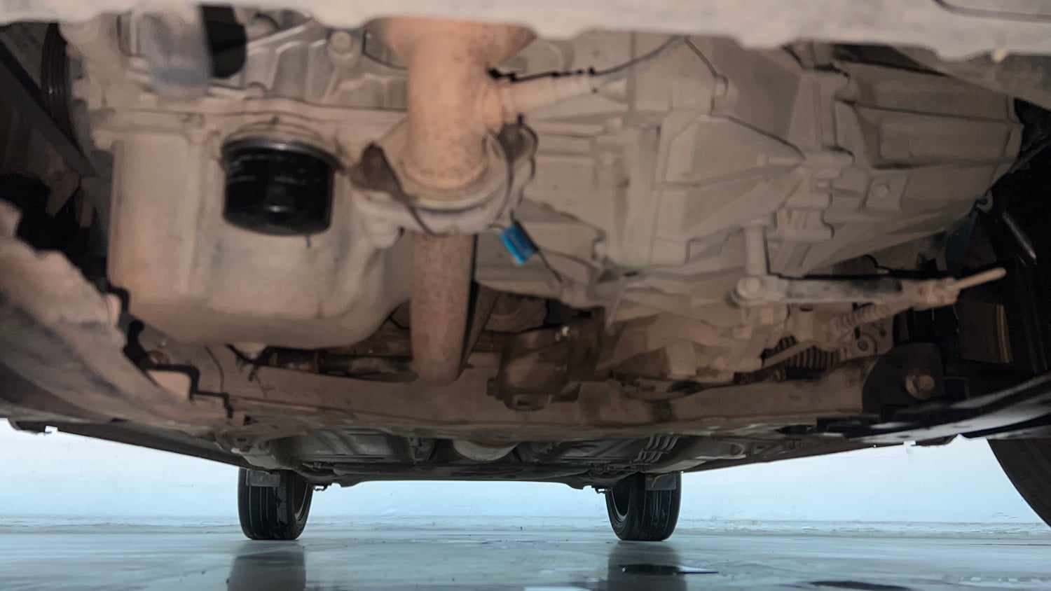 Used 2017 Maruti Suzuki Baleno Alpha 1.2 Petrol Manual extra FRONT LEFT UNDERBODY VIEW