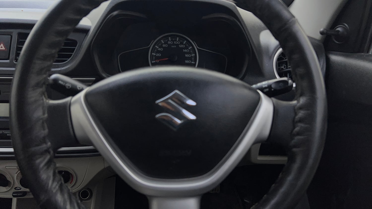 Used 2023 Maruti Suzuki Alto 800 VXi Petrol Manual top_features Airbags