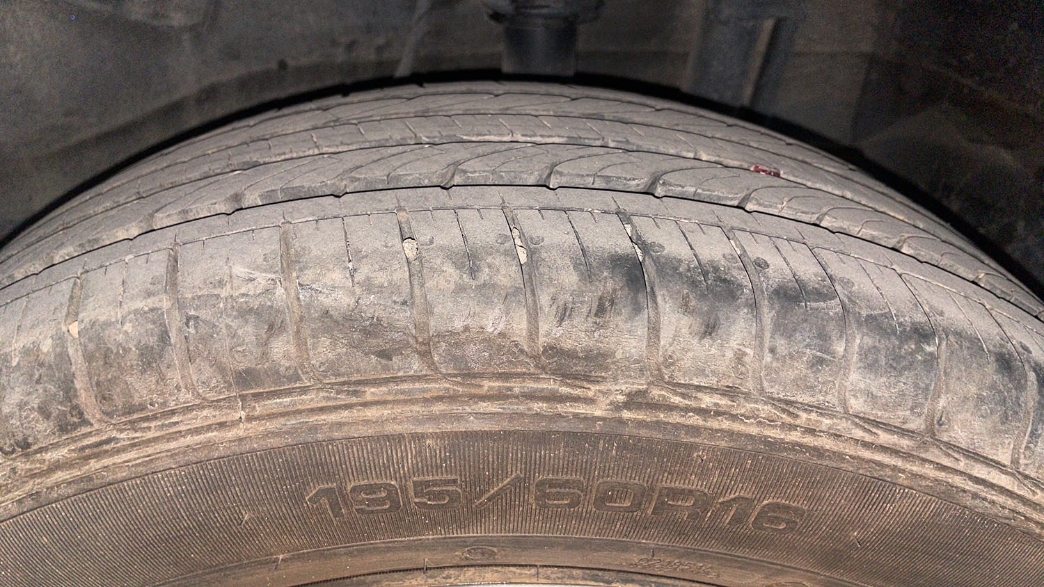 Used 2023 Tata Nexon XMA (S) Petrol Automatic tyres LEFT REAR TYRE TREAD VIEW