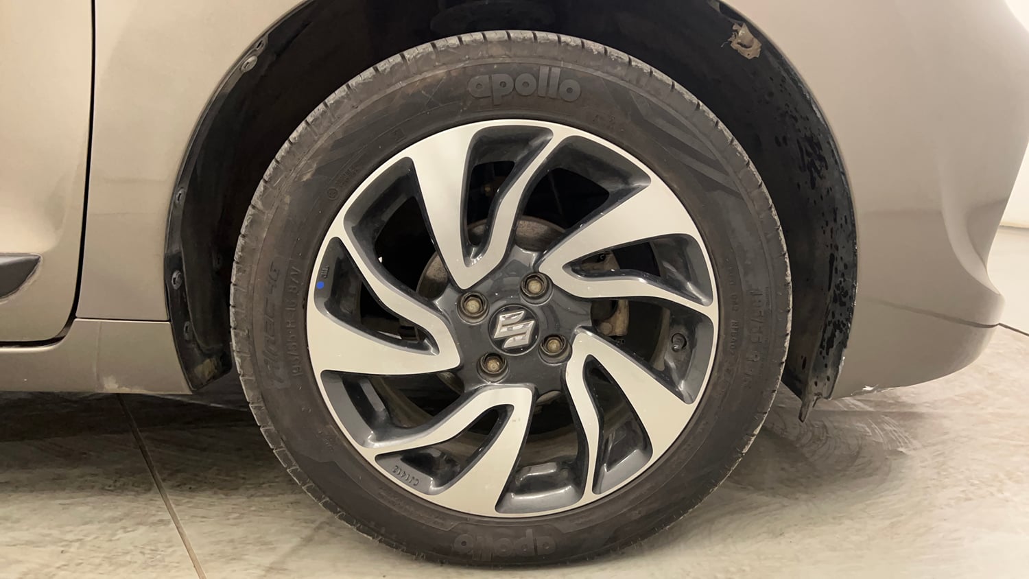 Used 2019 Maruti Suzuki Baleno Zeta Automatic Petrol Automatic tyres RIGHT FRONT TYRE RIM VIEW