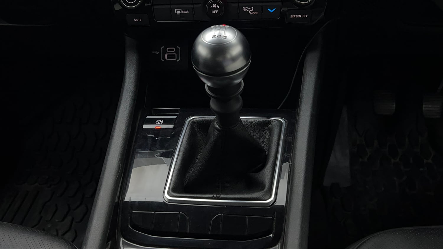 Used 2022 Jeep Compass Sport 1.4 Petrol Petrol Manual interior GEAR  KNOB VIEW