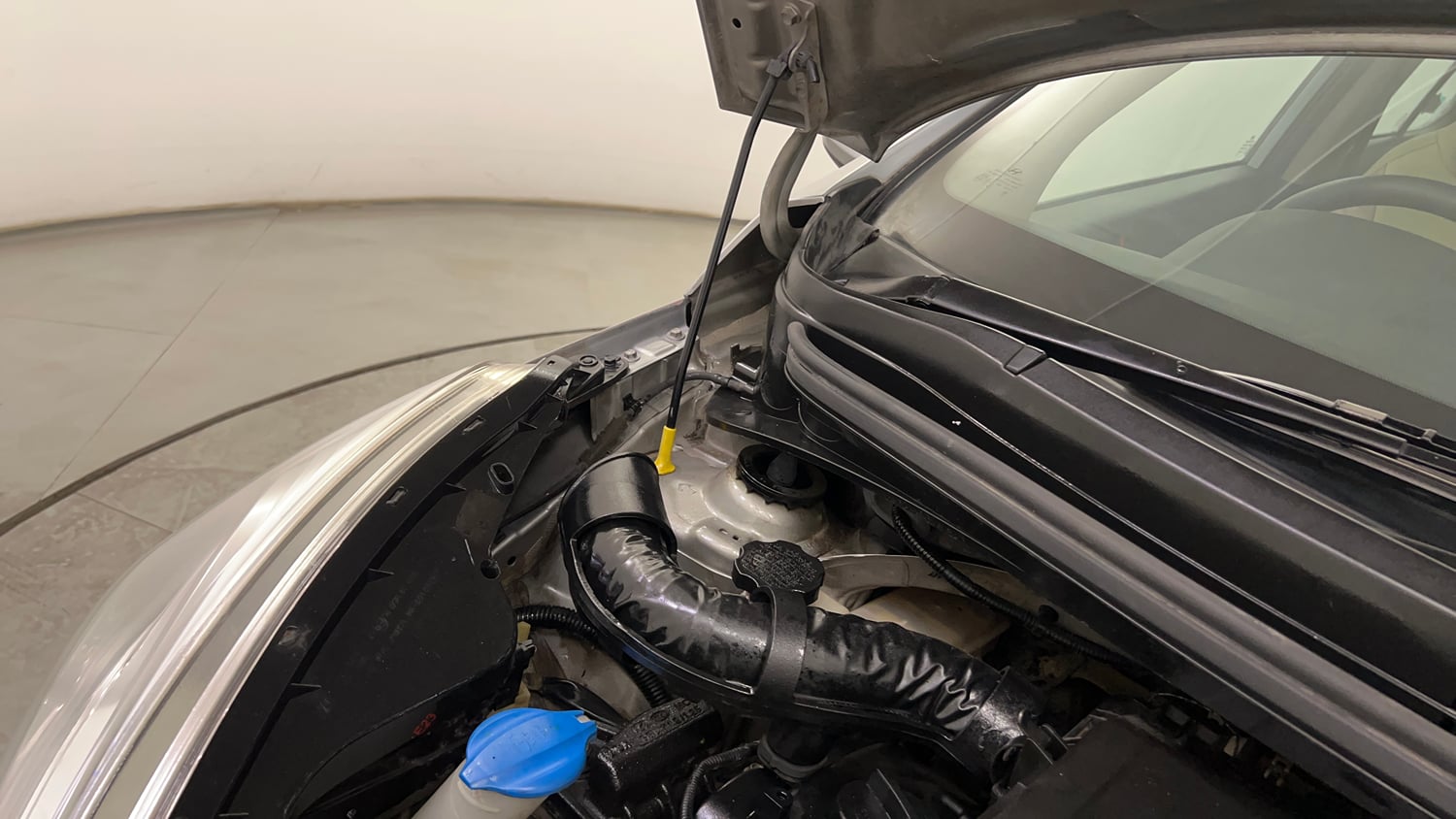 Used 2019 Hyundai Grand i10 Magna 1.2 Kappa VTVT CNG Cng Manual engine ENGINE RIGHT SIDE HINGE & APRON VIEW