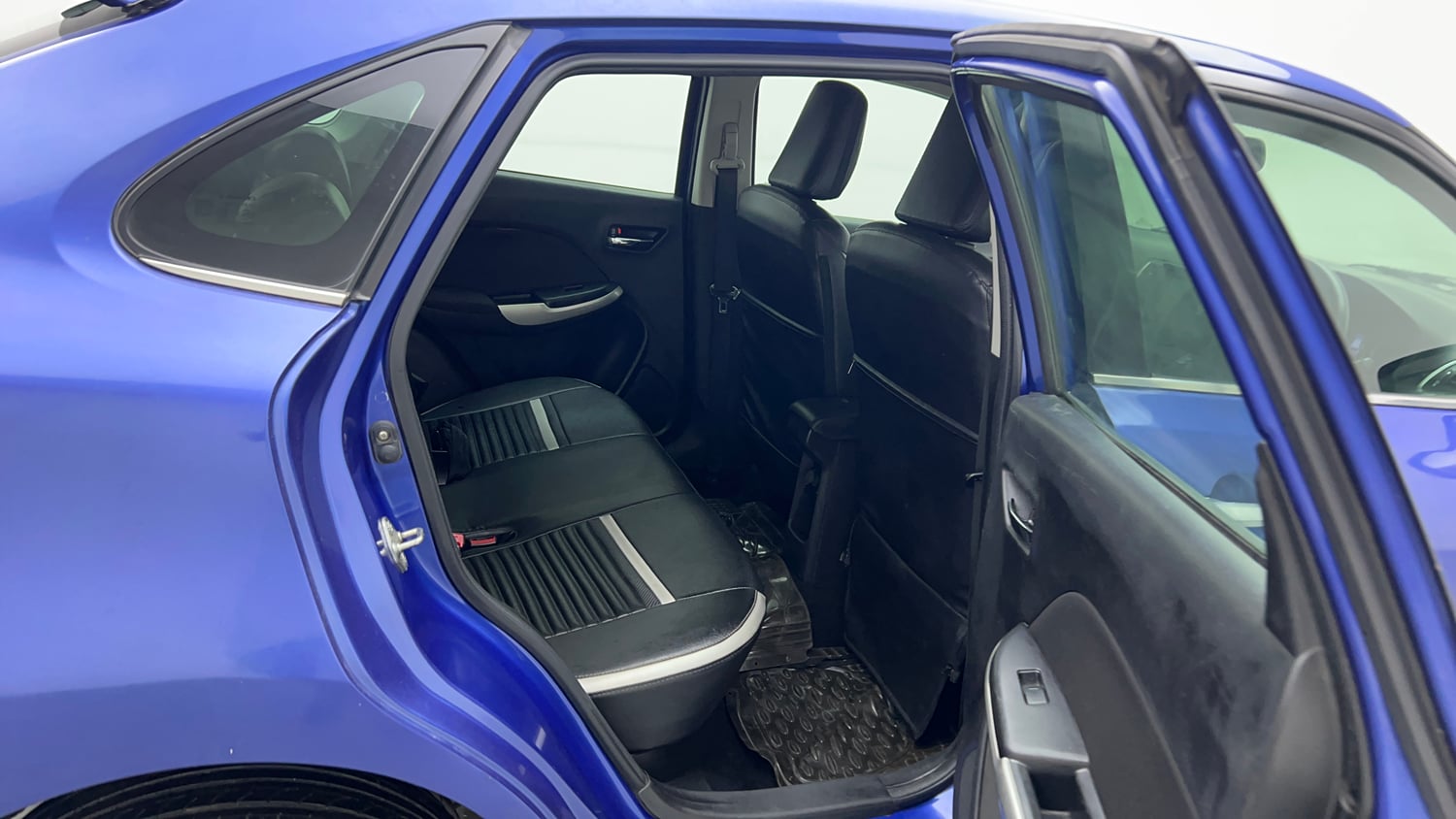 Used 2017 Maruti Suzuki Baleno Alpha 1.2 Petrol Manual interior RIGHT SIDE REAR DOOR CABIN VIEW