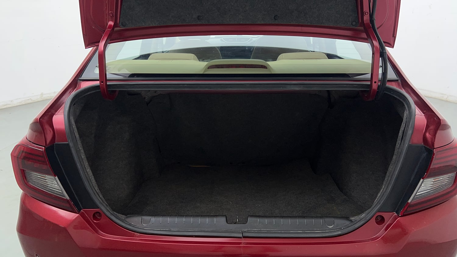 Used 2022 Honda Amaze VX MT 1.2 Petrol Petrol Manual interior DICKY INSIDE VIEW