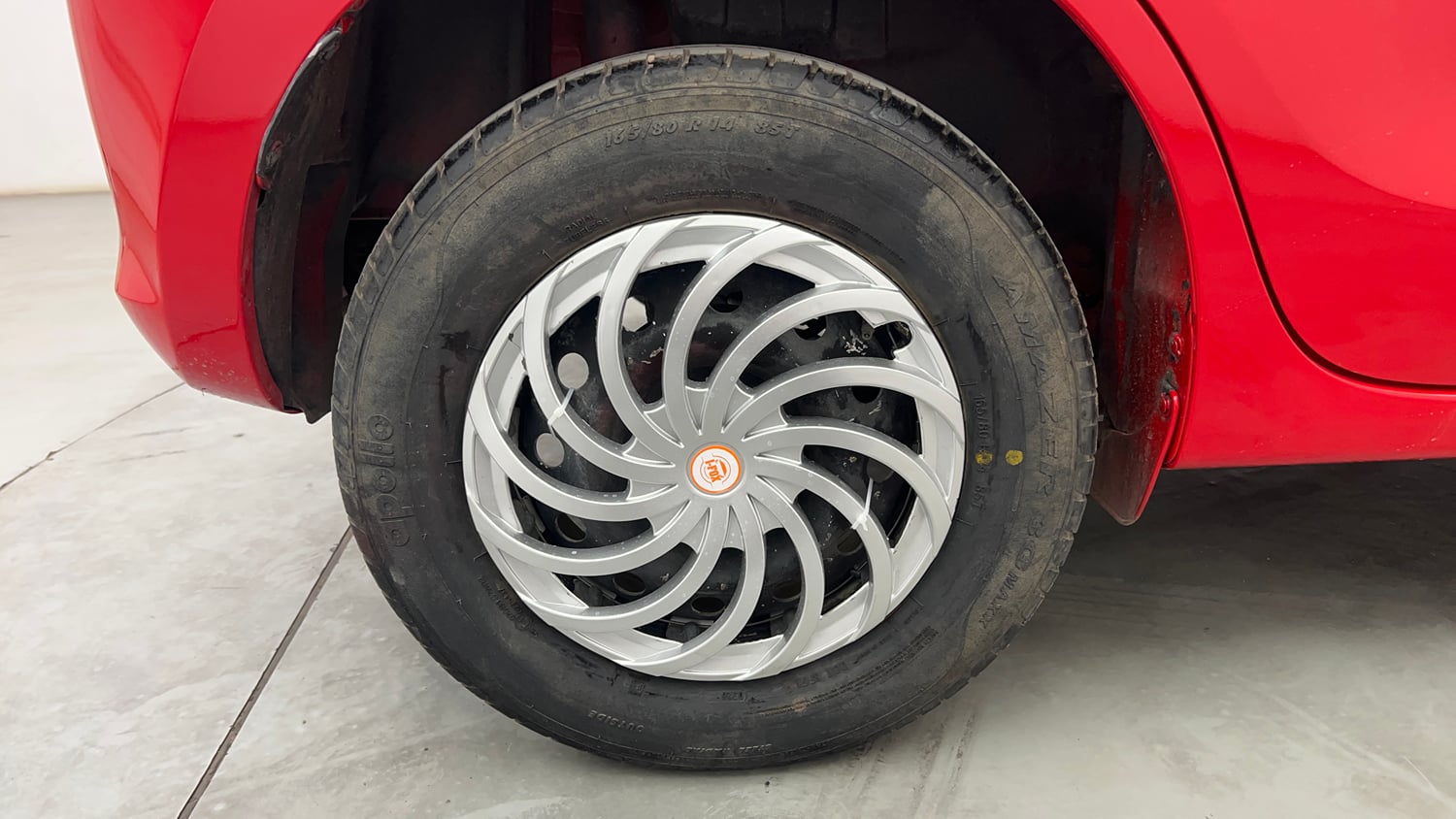 Used 2020 Maruti Suzuki Swift LXi Petrol Manual tyres RIGHT REAR TYRE RIM VIEW