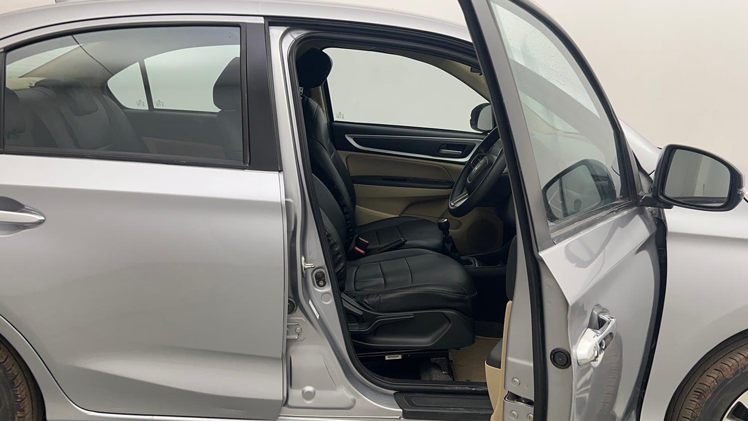 Used 2022 Honda Amaze VX MT 1.2 Petrol Petrol Manual interior RIGHT SIDE FRONT DOOR CABIN VIEW