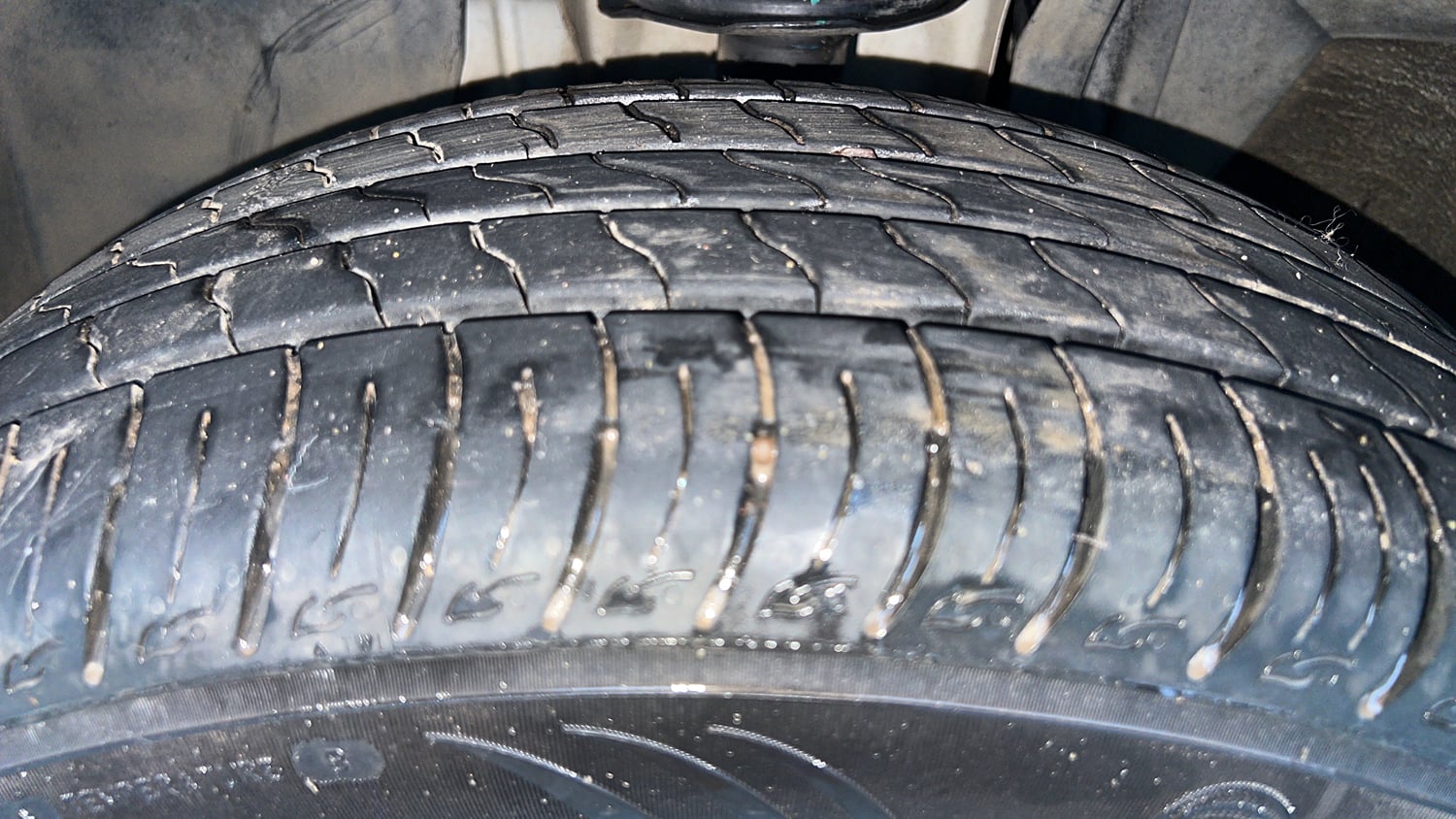 Used 2021 Renault Kiger RXZ Turbo CVT Petrol Automatic tyres LEFT FRONT TYRE TREAD VIEW