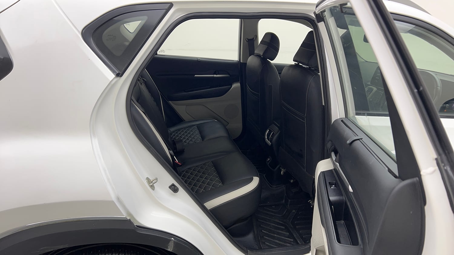 Used 2022 Kia Sonet HTX 1.5 Diesel Manual interior RIGHT SIDE REAR DOOR CABIN VIEW