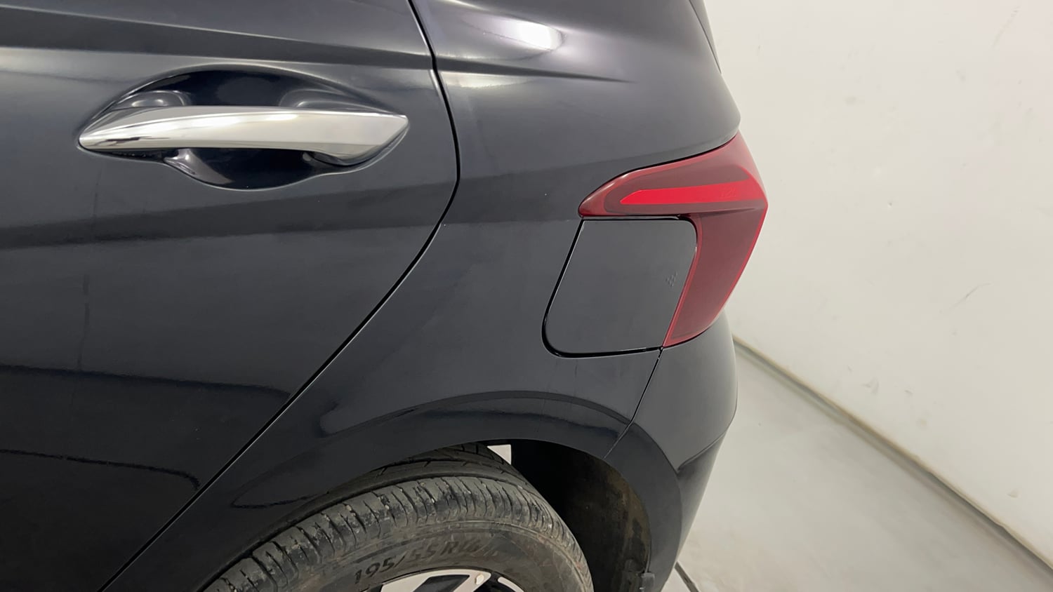 Used 2023 Hyundai New i20 Asta (O) 1.2 IVT Petrol Automatic dents MINOR SCRATCH