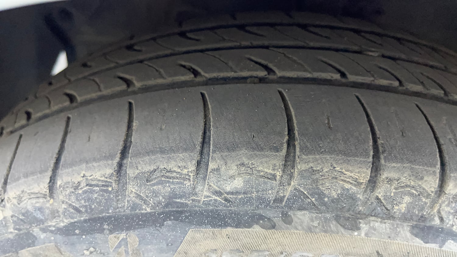 Used 2015 Hyundai Grand i10 Asta 1.1 CRDi Diesel Manual tyres LEFT FRONT TYRE TREAD VIEW