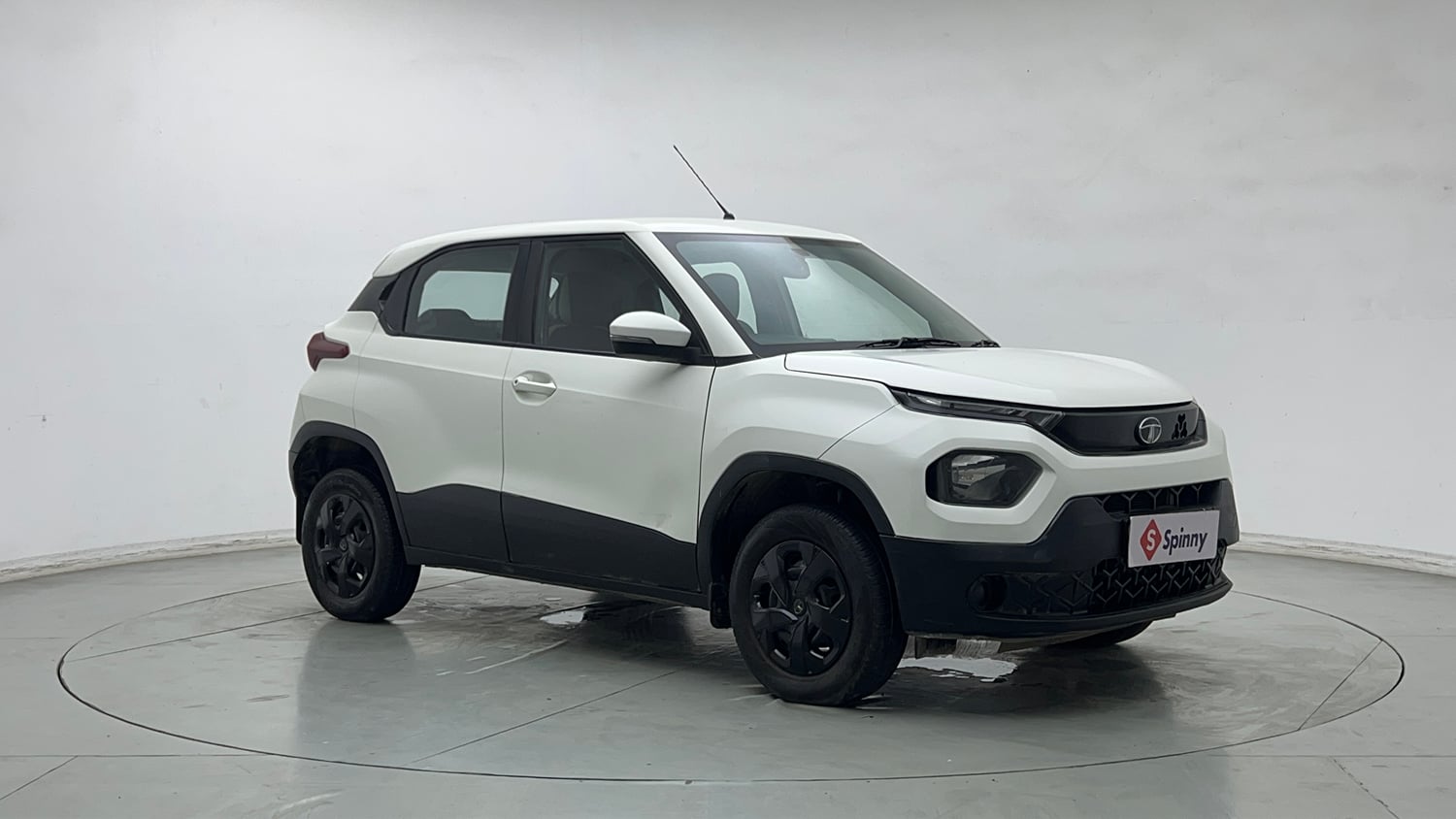 Used 2023 Tata Punch Adventure MT Petrol Manual exterior RIGHT FRONT CORNER VIEW