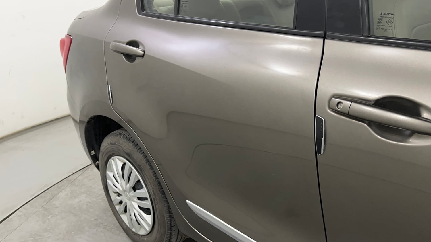 Used 2019 Maruti Suzuki Dzire VXi Petrol Manual dents MINOR DENT