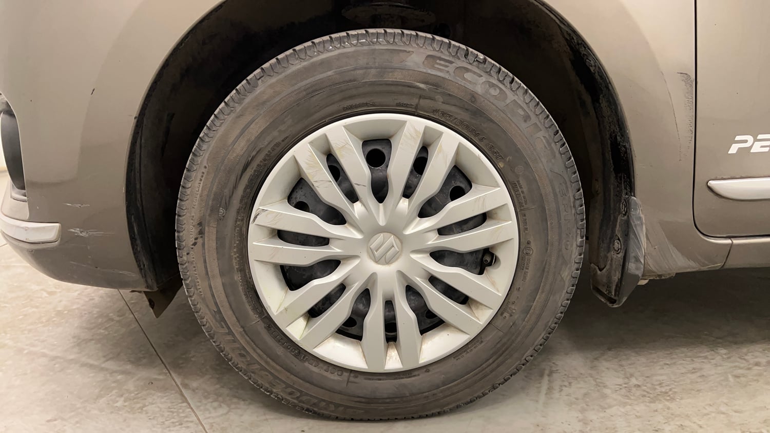 Used 2019 Maruti Suzuki Dzire VXi Petrol Manual tyres LEFT FRONT TYRE RIM VIEW