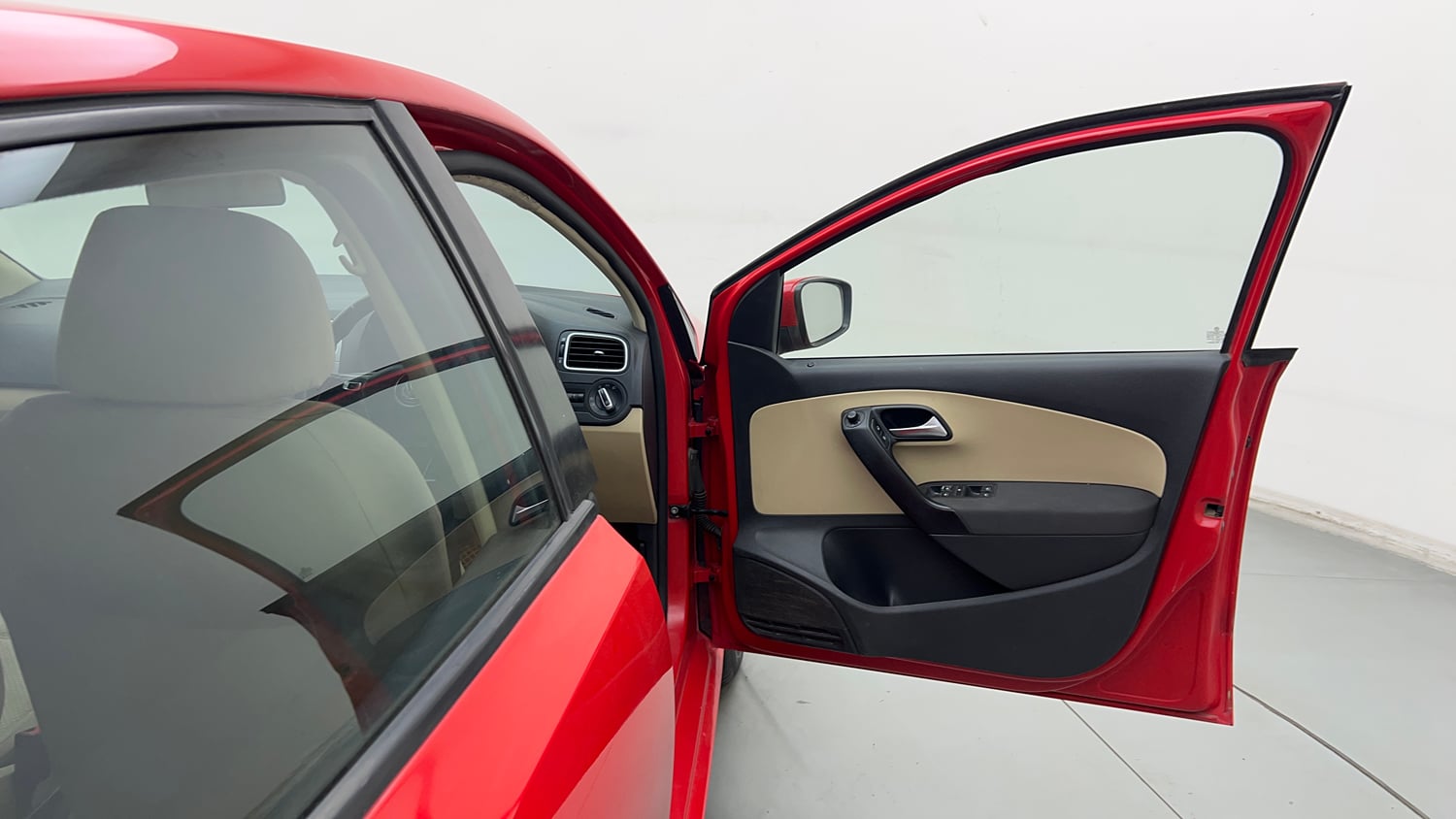 Used 2015 Volkswagen Polo Highline1.2L (P) Petrol Manual interior RIGHT FRONT DOOR OPEN VIEW