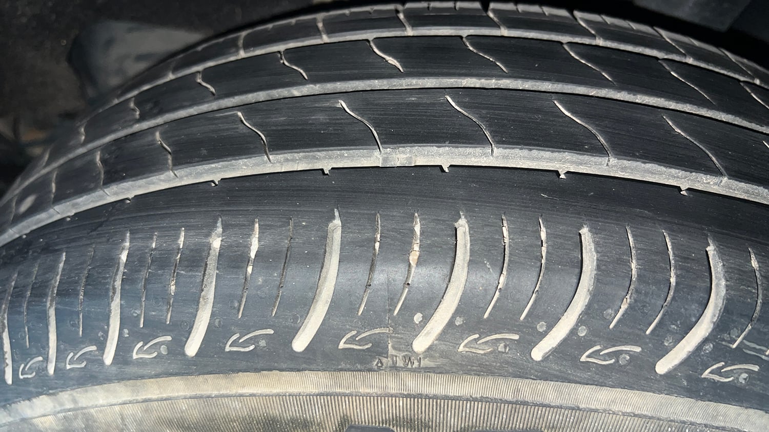 Used 2017 Maruti Suzuki Baleno Delta 1.2 Petrol Manual tyres LEFT REAR TYRE TREAD VIEW