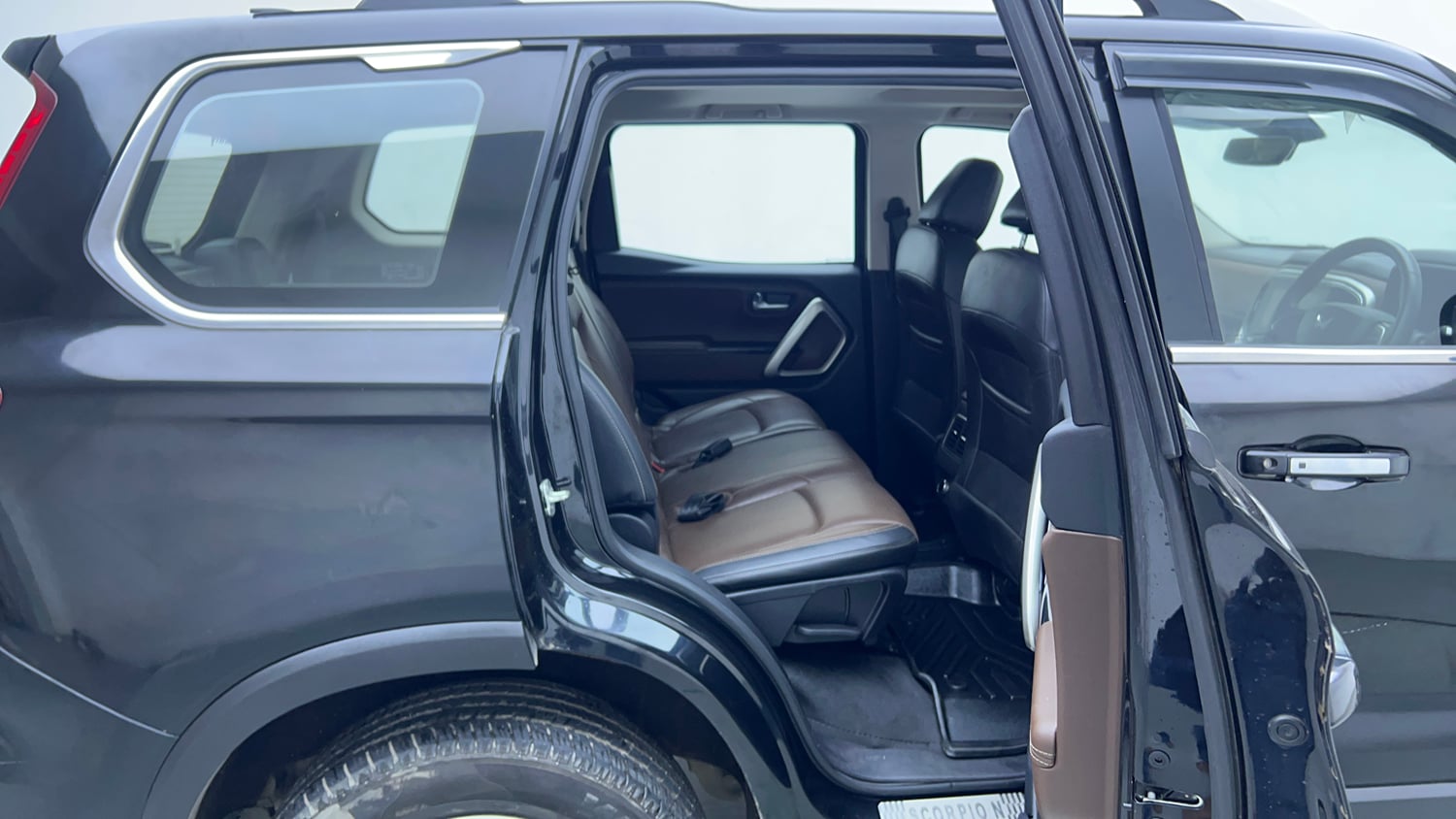 Used 2024 Mahindra Scorpio N Z8 L Diesel AT 4WD 7 STR Diesel Automatic interior RIGHT SIDE REAR DOOR CABIN VIEW
