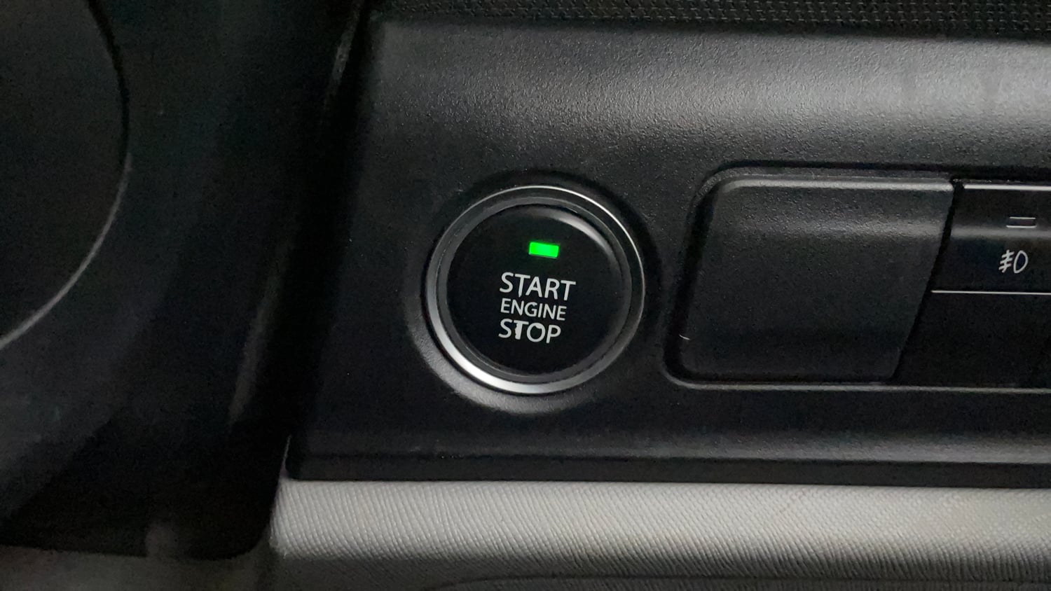 Used 2020 Tata Altroz XT Petrol Petrol Manual top_features Keyless start