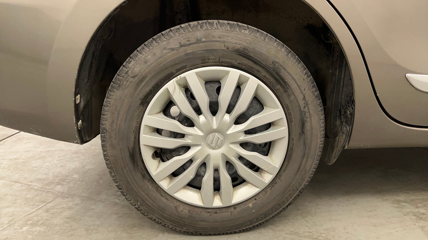 Used 2019 Maruti Suzuki Dzire VXi Petrol Manual tyres RIGHT REAR TYRE RIM VIEW
