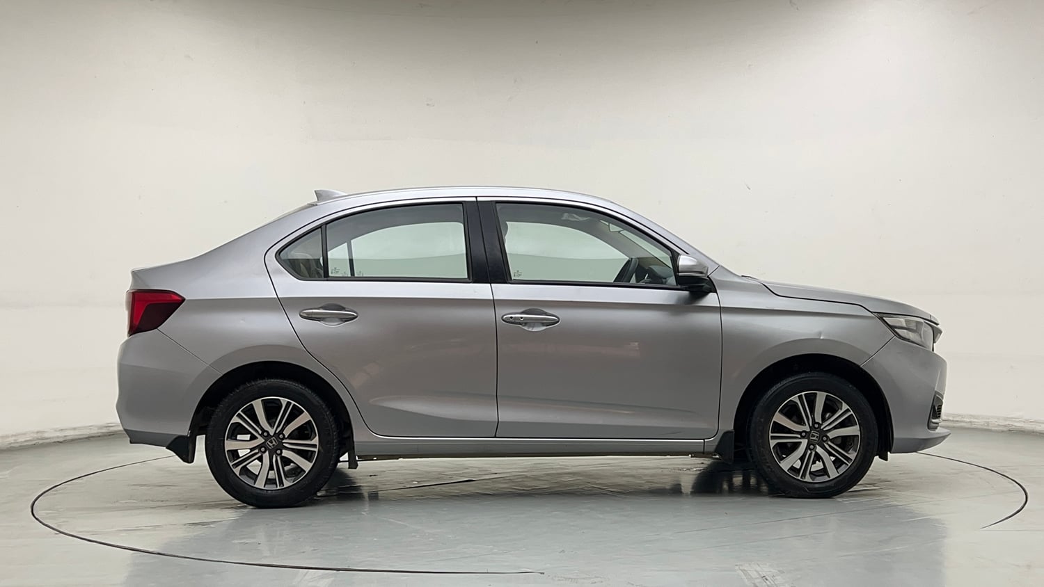 Used 2023 Honda Amaze VX 1.2 Petrol CVT Petrol Automatic exterior RIGHT SIDE VIEW