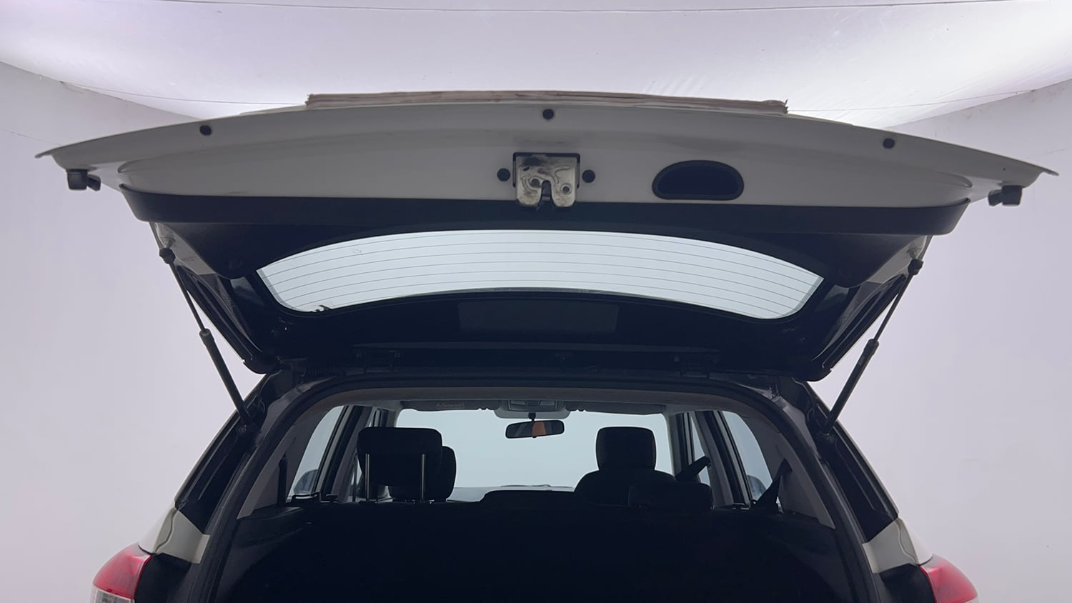 Used 2019 Hyundai Creta SX 1.6 Dual Tone Petrol Petrol Manual interior DICKY DOOR OPEN VIEW
