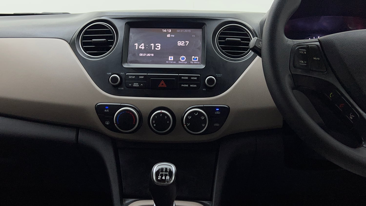 Used 2018 Hyundai Xcent SX Petrol Manual interior MUSIC SYSTEM & AC CONTROL VIEW
