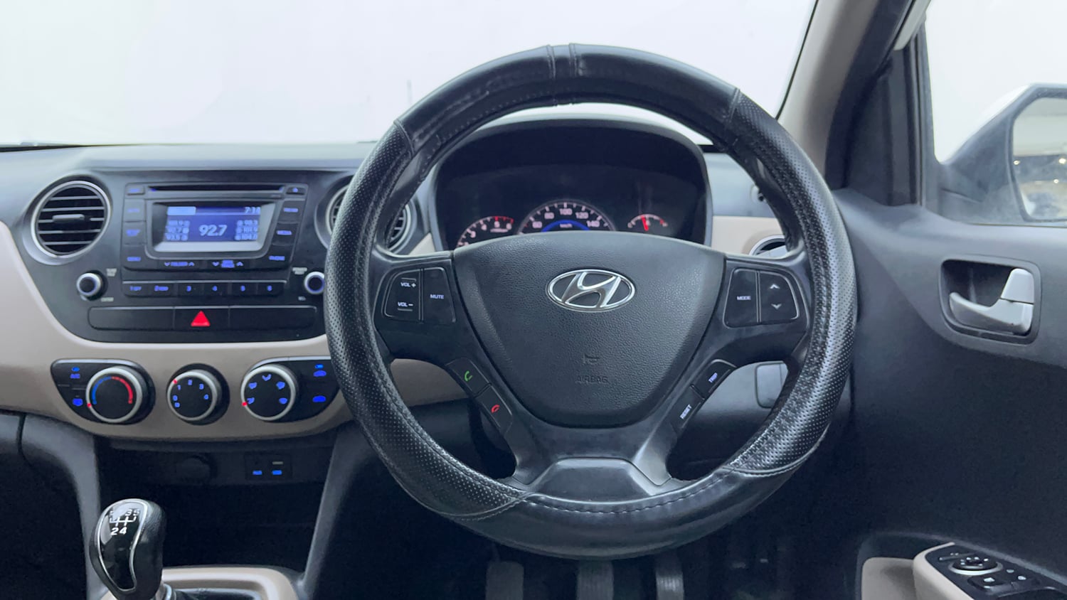 Used 2015 Hyundai Grand i10 Asta 1.1 CRDi Diesel Manual interior STEERING VIEW