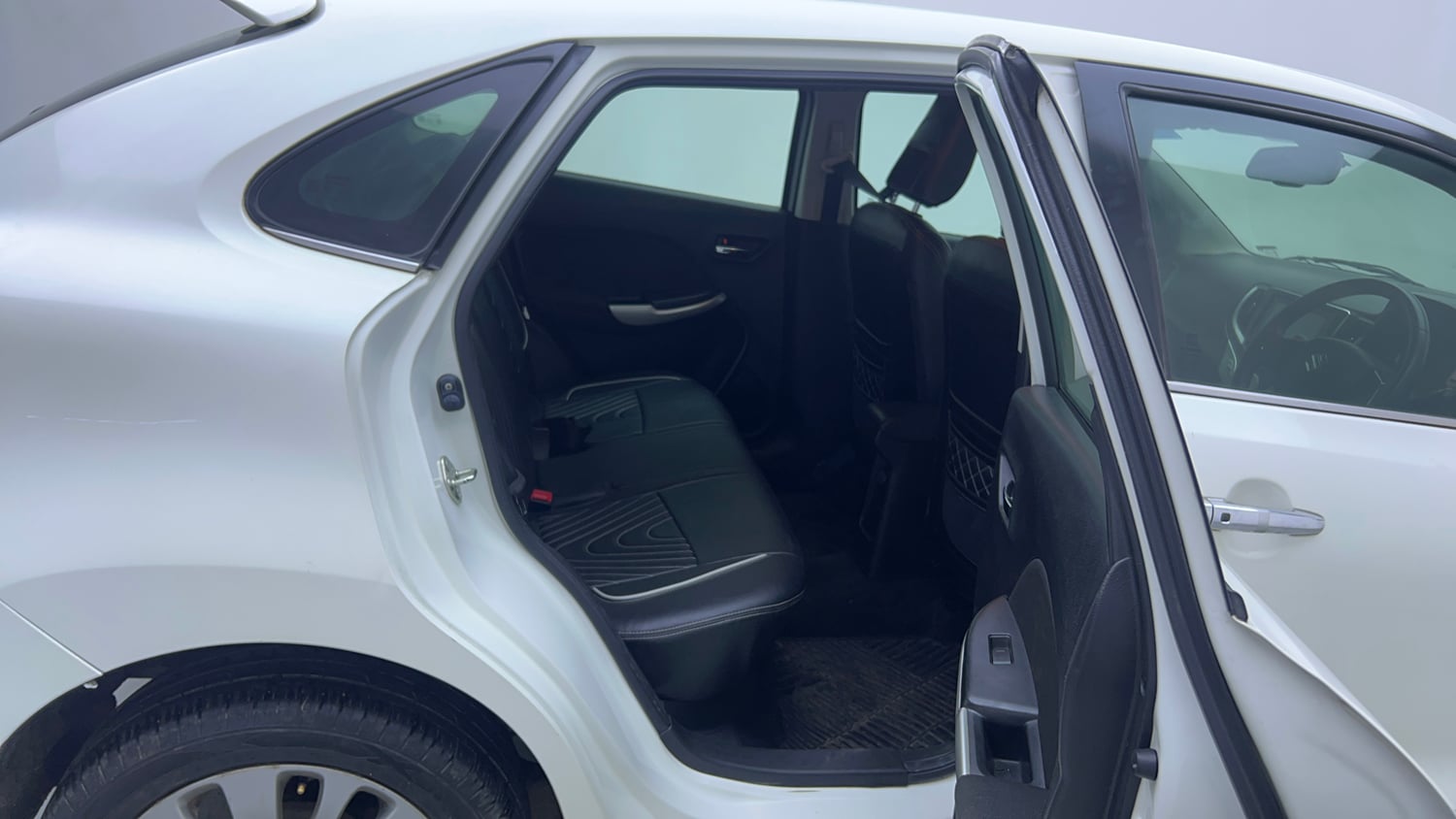 Used 2018 Maruti Suzuki Baleno Alpha 1.2 Petrol Manual interior RIGHT SIDE REAR DOOR CABIN VIEW