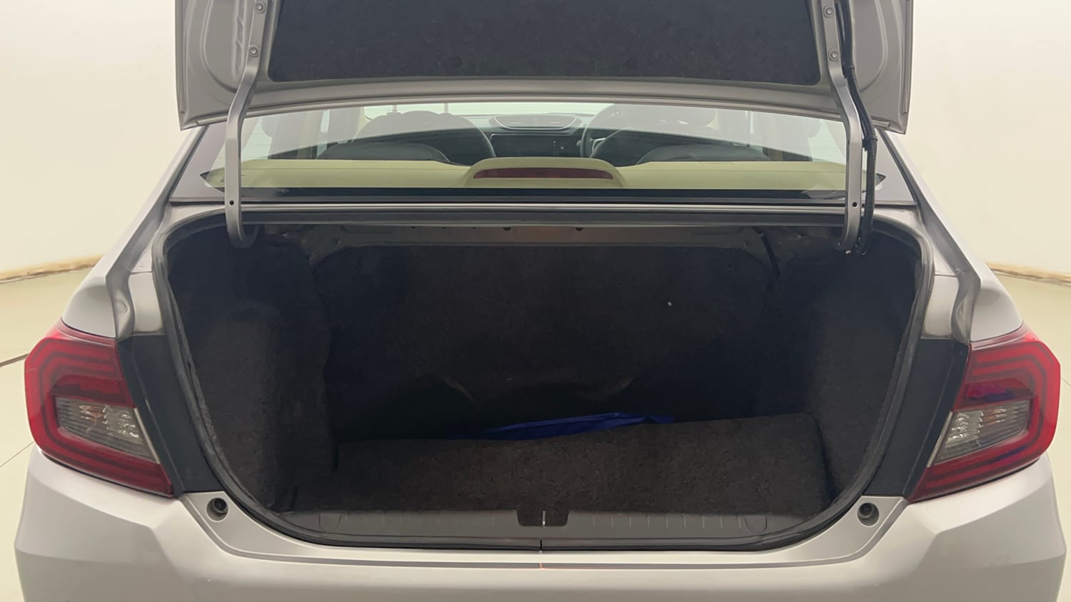 Used 2022 Honda Amaze VX MT 1.2 Petrol Petrol Manual interior DICKY INSIDE VIEW