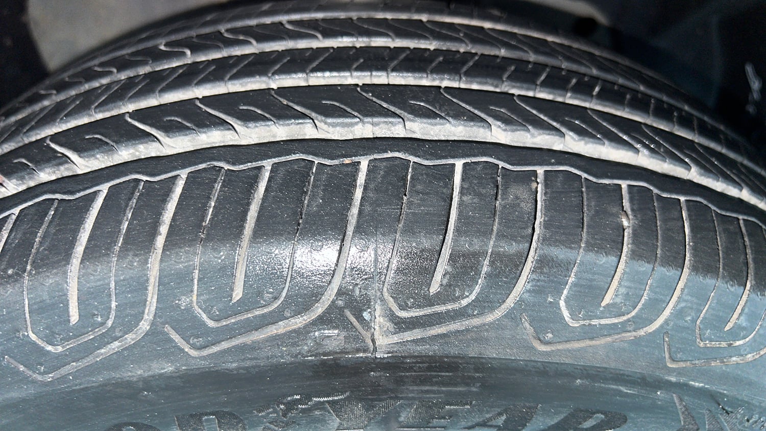 Used 2017 Ford EcoSport Trend 1.5L Ti-VCT Petrol Manual tyres RIGHT FRONT TYRE TREAD VIEW