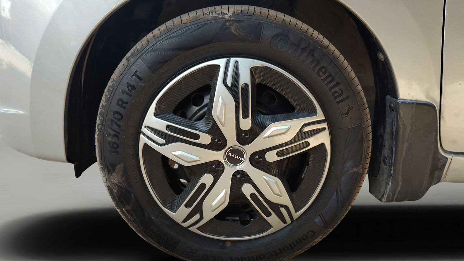 Used 2017 Maruti Suzuki Celerio VXi AMT Petrol Automatic tyres LEFT FRONT TYRE RIM VIEW