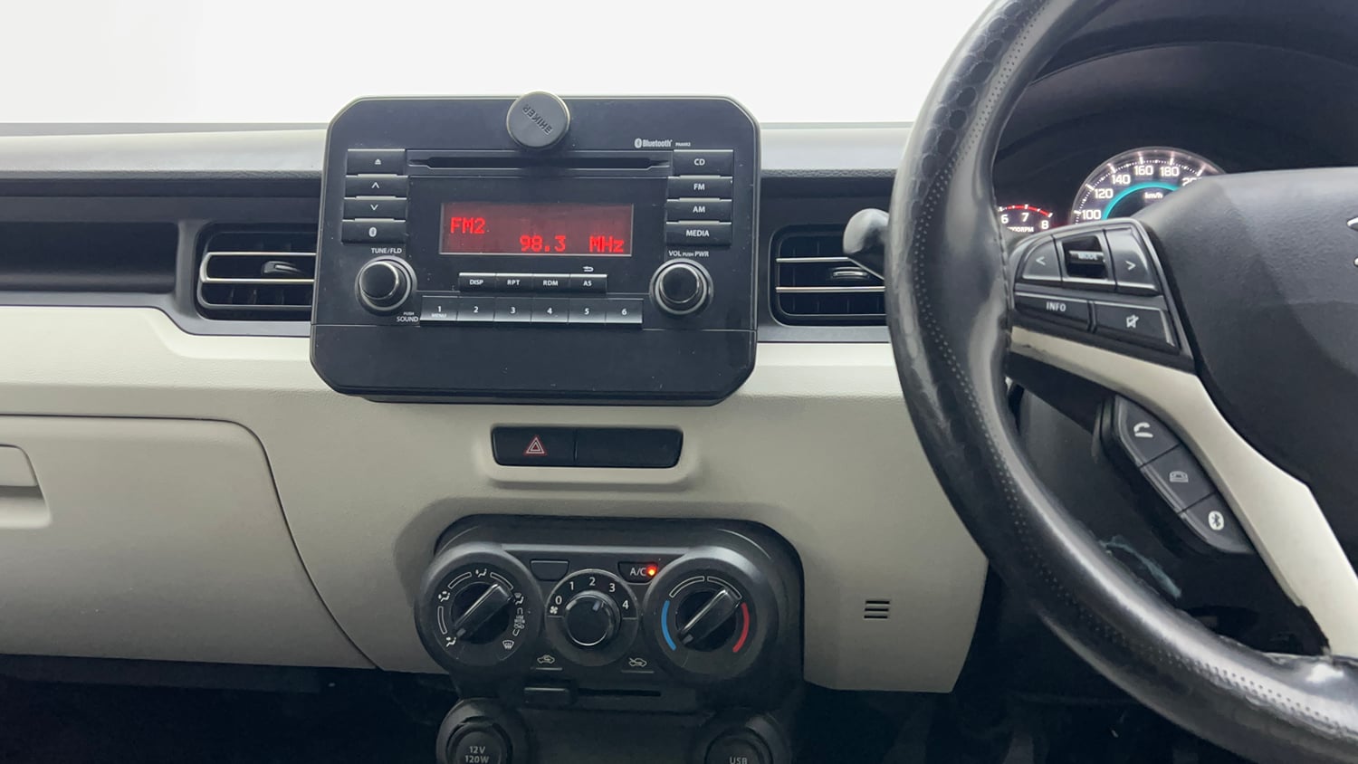 Used 2018 Maruti Suzuki Ignis Delta 1.2 AMT Petrol Automatic interior MUSIC SYSTEM & AC CONTROL VIEW