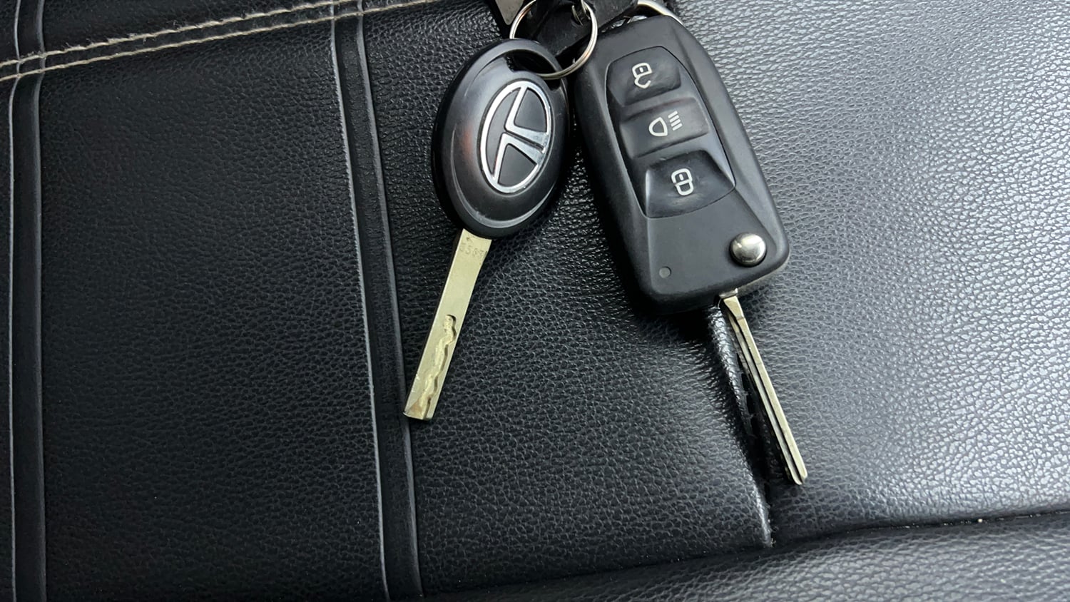 Used 2023 Tata Punch Adventure MT Petrol Manual extra CAR KEY VIEW