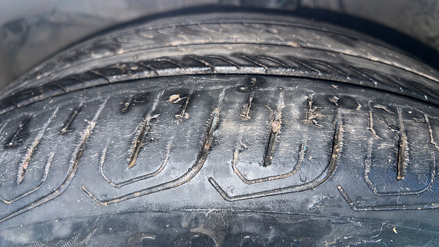Used 2017 Honda City ZX CVT Petrol Petrol Automatic tyres LEFT FRONT TYRE TREAD VIEW