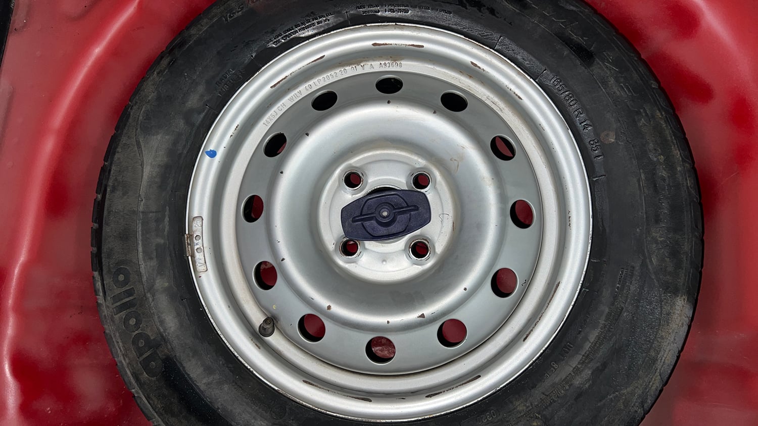 Used 2020 Maruti Suzuki Swift LXi Petrol Manual tyres SPARE TYRE VIEW