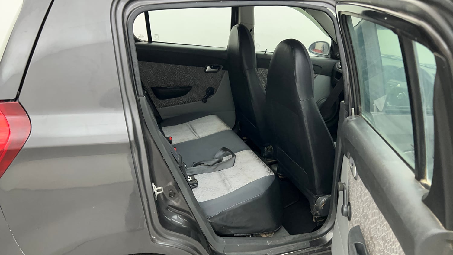 Used 2018 Maruti Suzuki Alto 800 LXi Petrol Manual interior RIGHT SIDE REAR DOOR CABIN VIEW