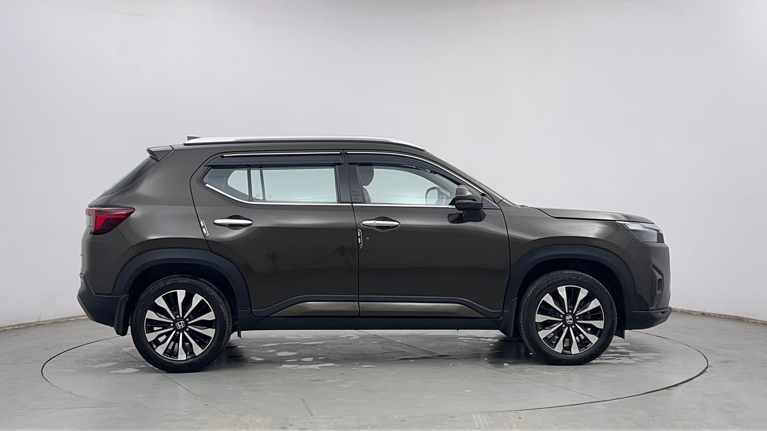 Used 2024 Honda Elevate ZX CVT Petrol Automatic exterior RIGHT SIDE VIEW