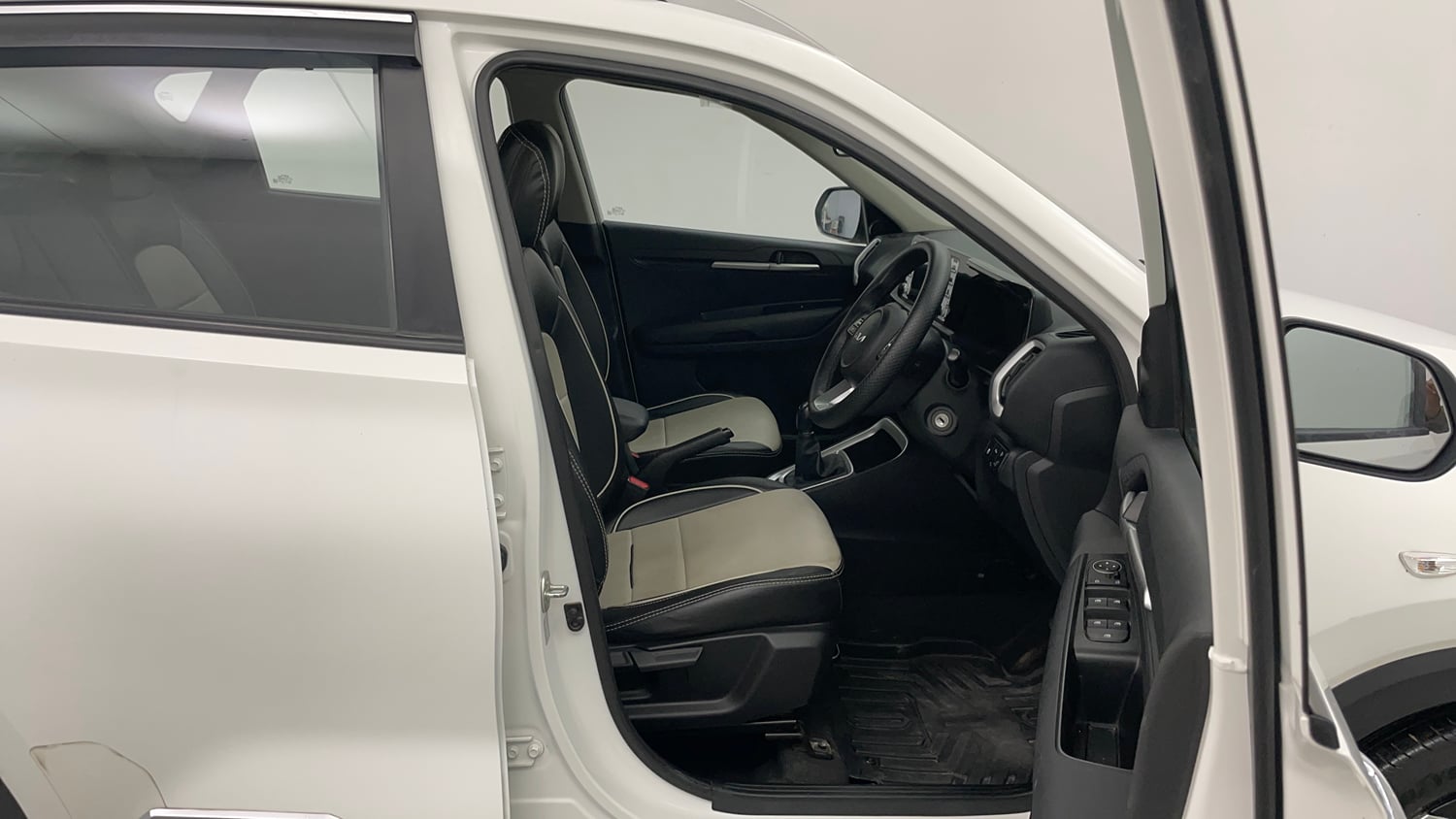 Used 2024 Kia Sonet HTK (O) 1.2 Petrol MT Petrol Manual interior RIGHT SIDE FRONT DOOR CABIN VIEW