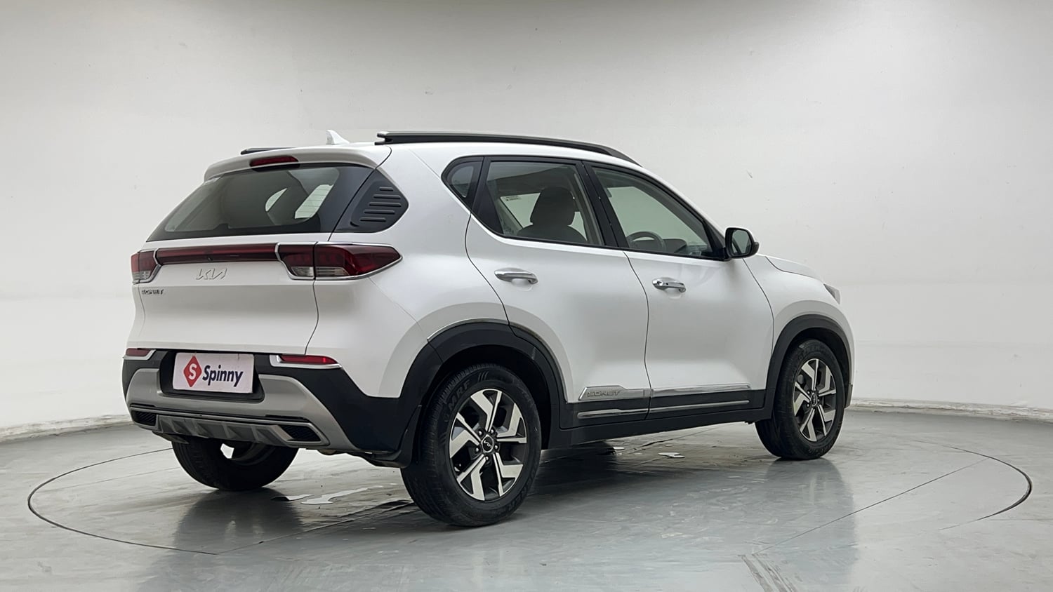 Used 2022 Kia Sonet HTX 1.5 Diesel Manual exterior RIGHT REAR CORNER VIEW