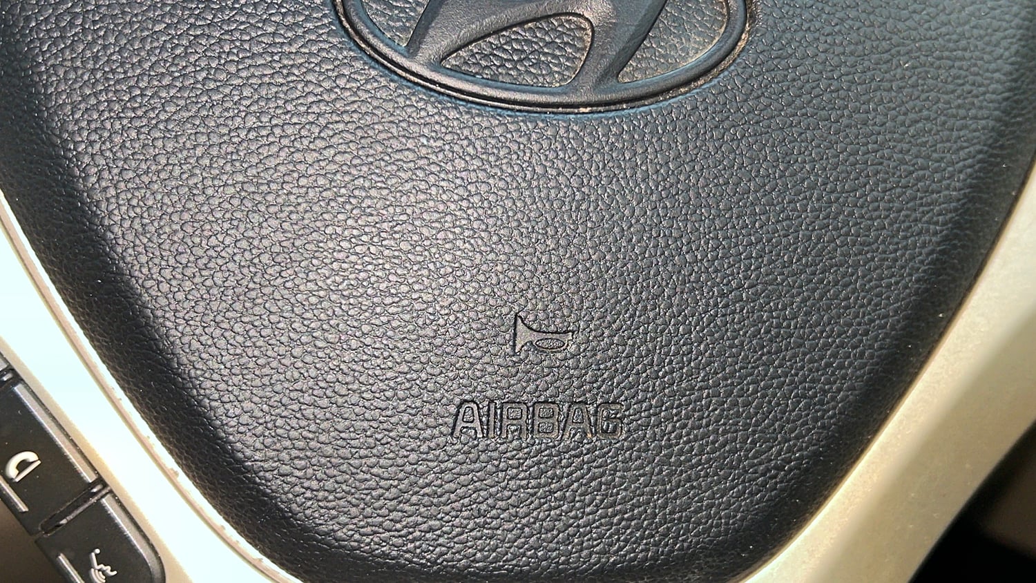 Used 2021 Hyundai Santro Sportz Petrol Manual top_features Airbags