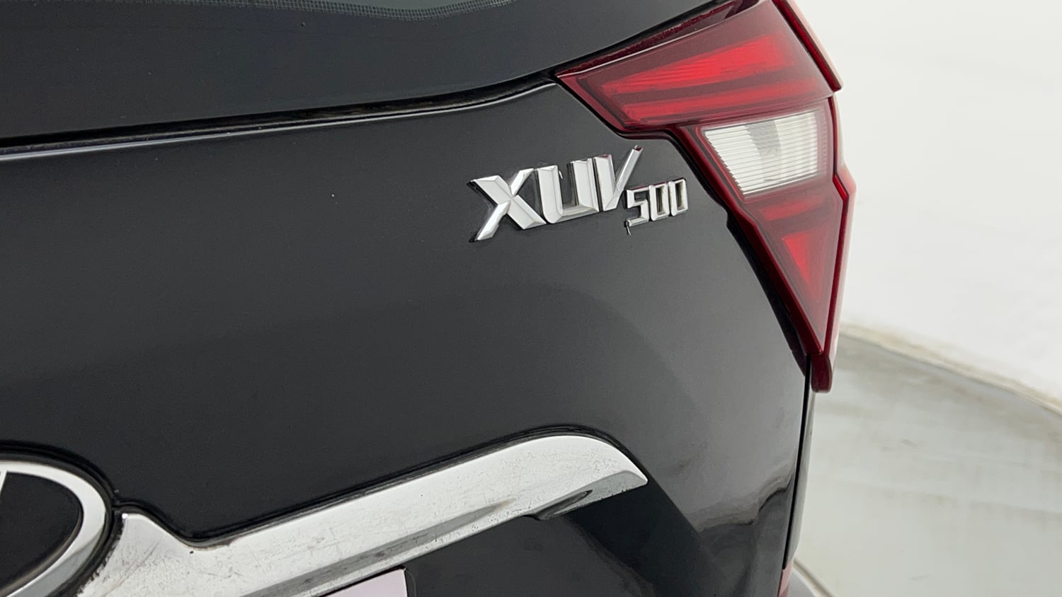 Used 2019 Mahindra XUV500 W5 Diesel Manual dents MINOR SCRATCH