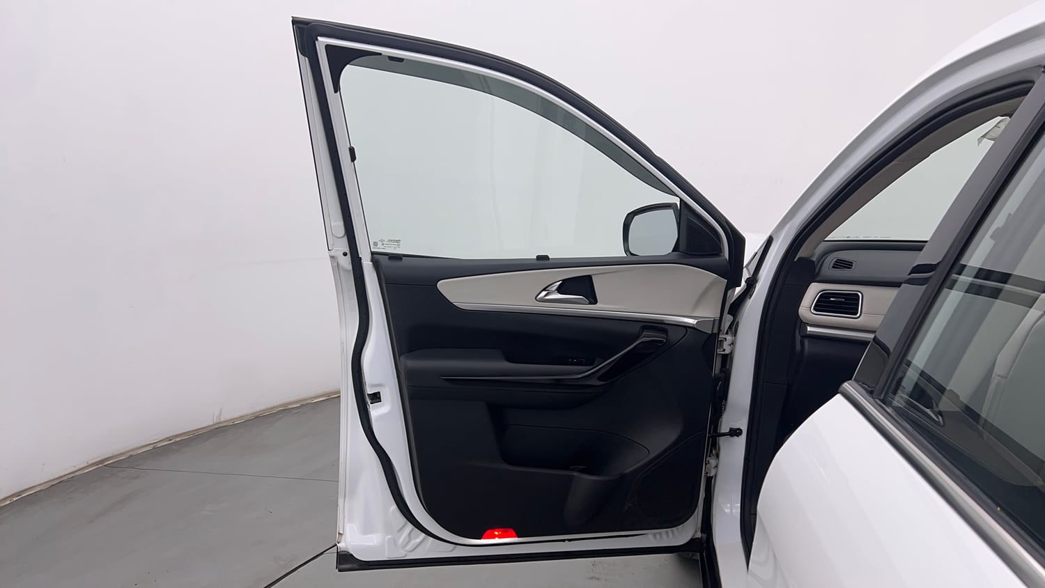 Used 2022 Mahindra XUV700 AX 7 Petrol MT 7 STR Petrol Manual interior LEFT FRONT DOOR OPEN VIEW